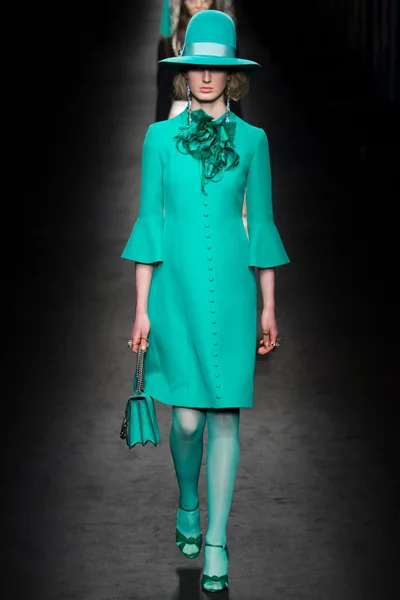 Look 9